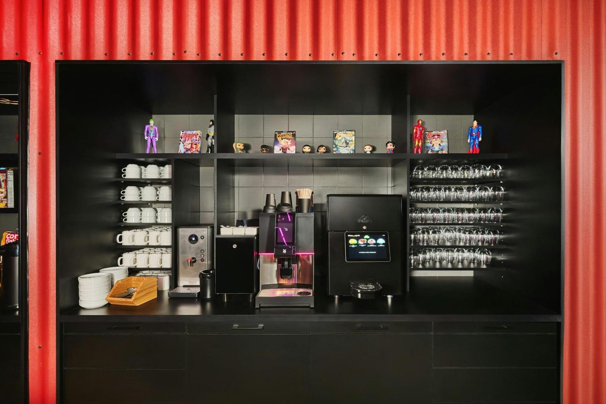 Moxy Hotel 3*